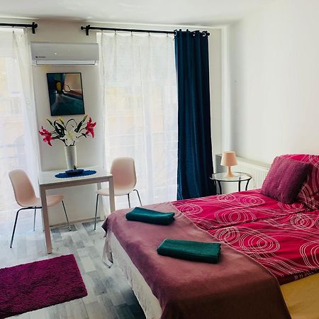 Onyx Apartment With Free Private Garage + Ac Будапеща Екстериор снимка