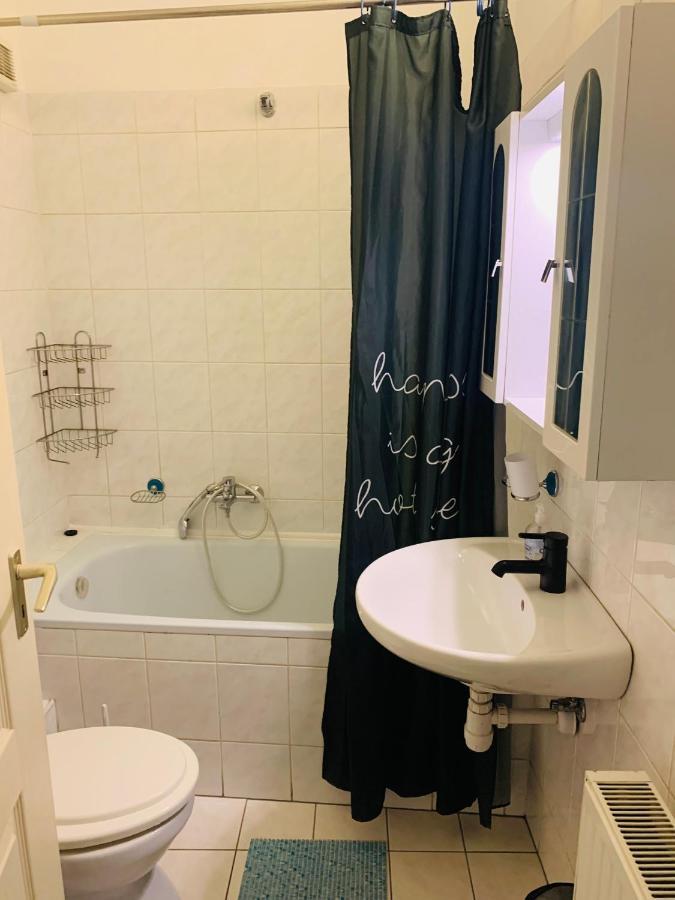 Onyx Apartment With Free Private Garage + Ac Будапеща Екстериор снимка