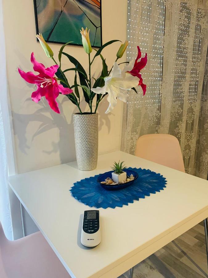 Onyx Apartment With Free Private Garage + Ac Будапеща Екстериор снимка