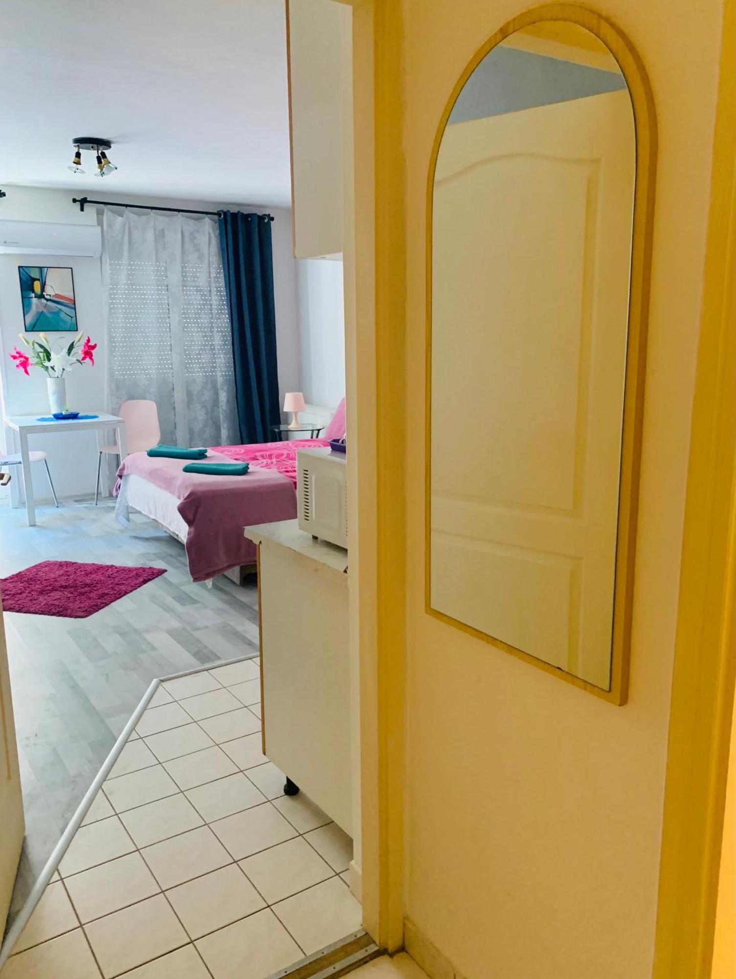Onyx Apartment With Free Private Garage + Ac Будапеща Екстериор снимка